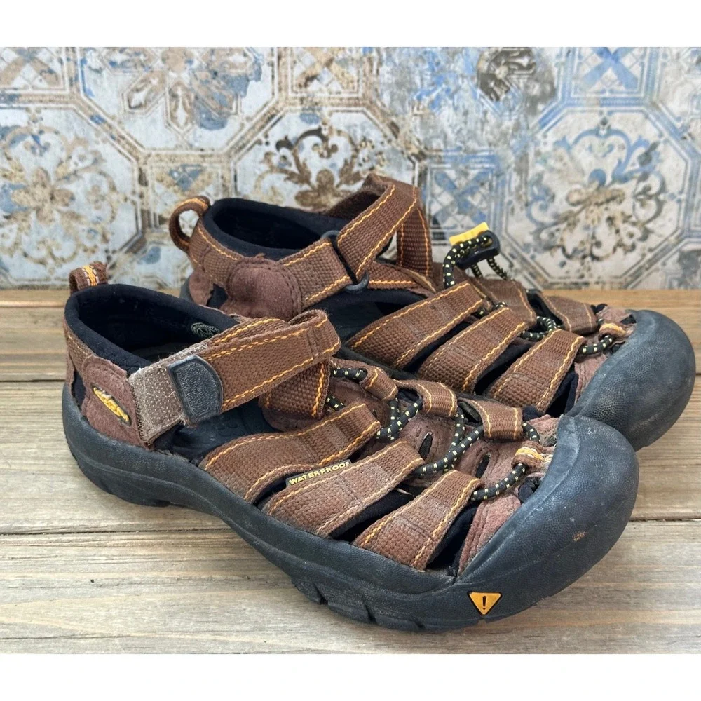 Keen Newport H2 Waterproof Hiking Sandals Kids Size 13 Brown